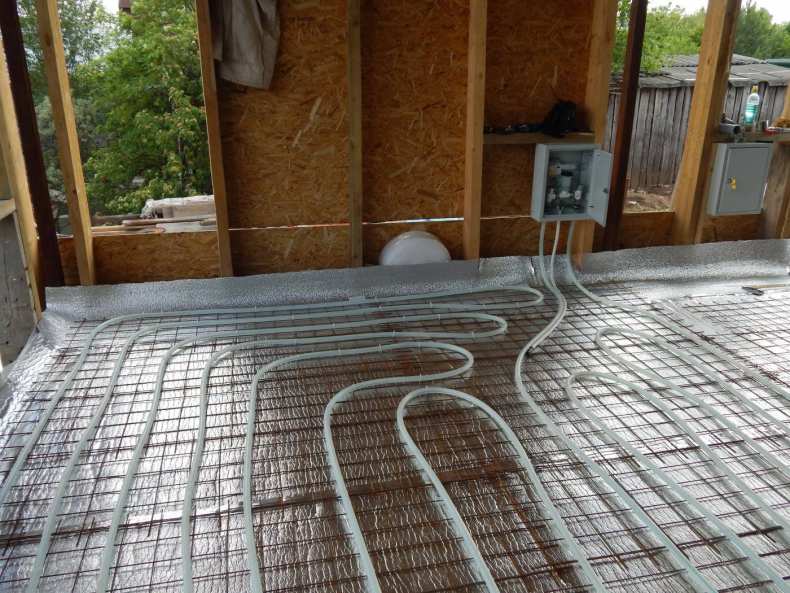 Теплый пол на даче с водяным обогревом. Как сделать своими руками.